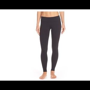 Splits59 plain black leggings